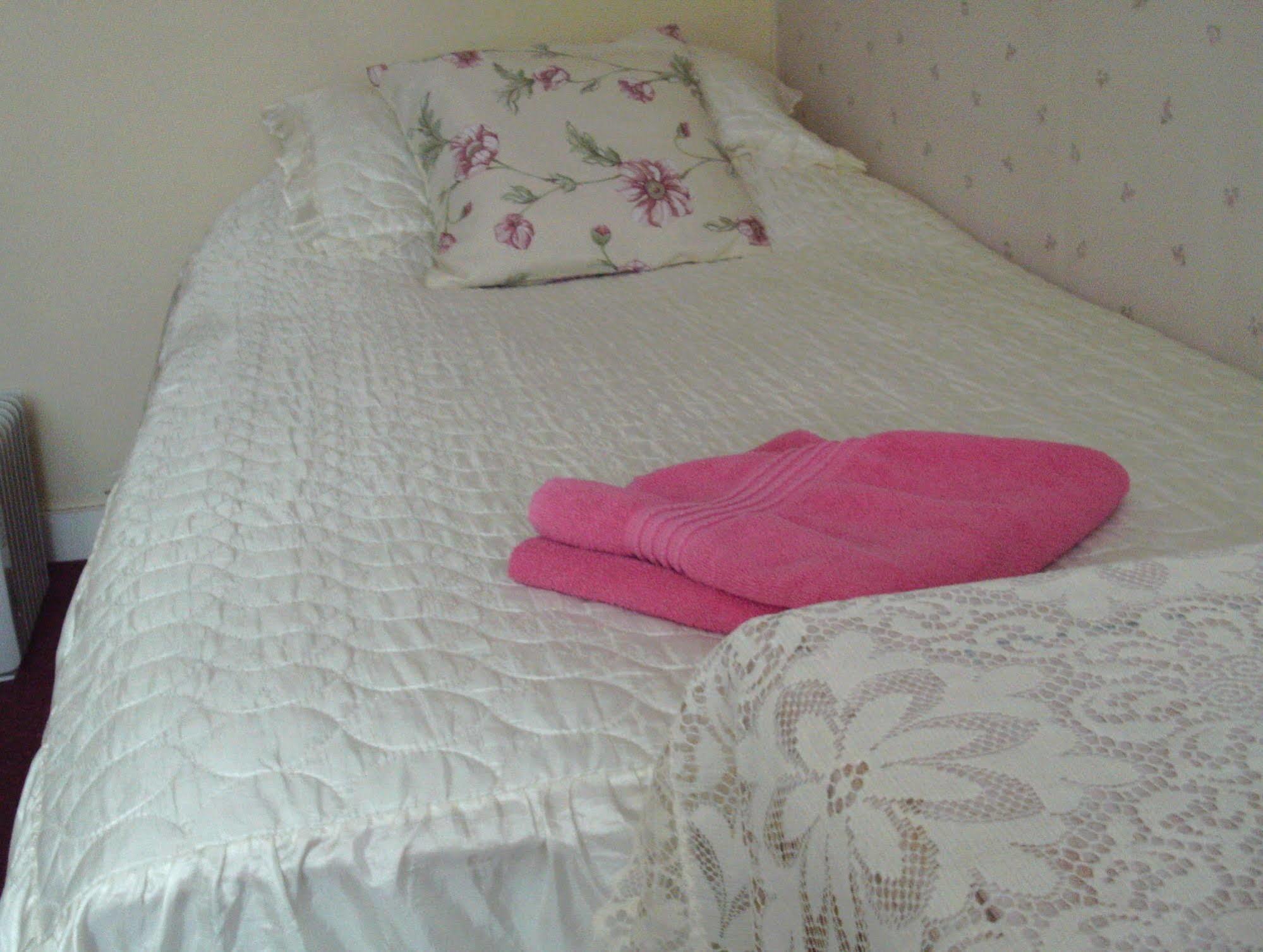 Elsenham Stansted Airport Cottage מראה חיצוני תמונה