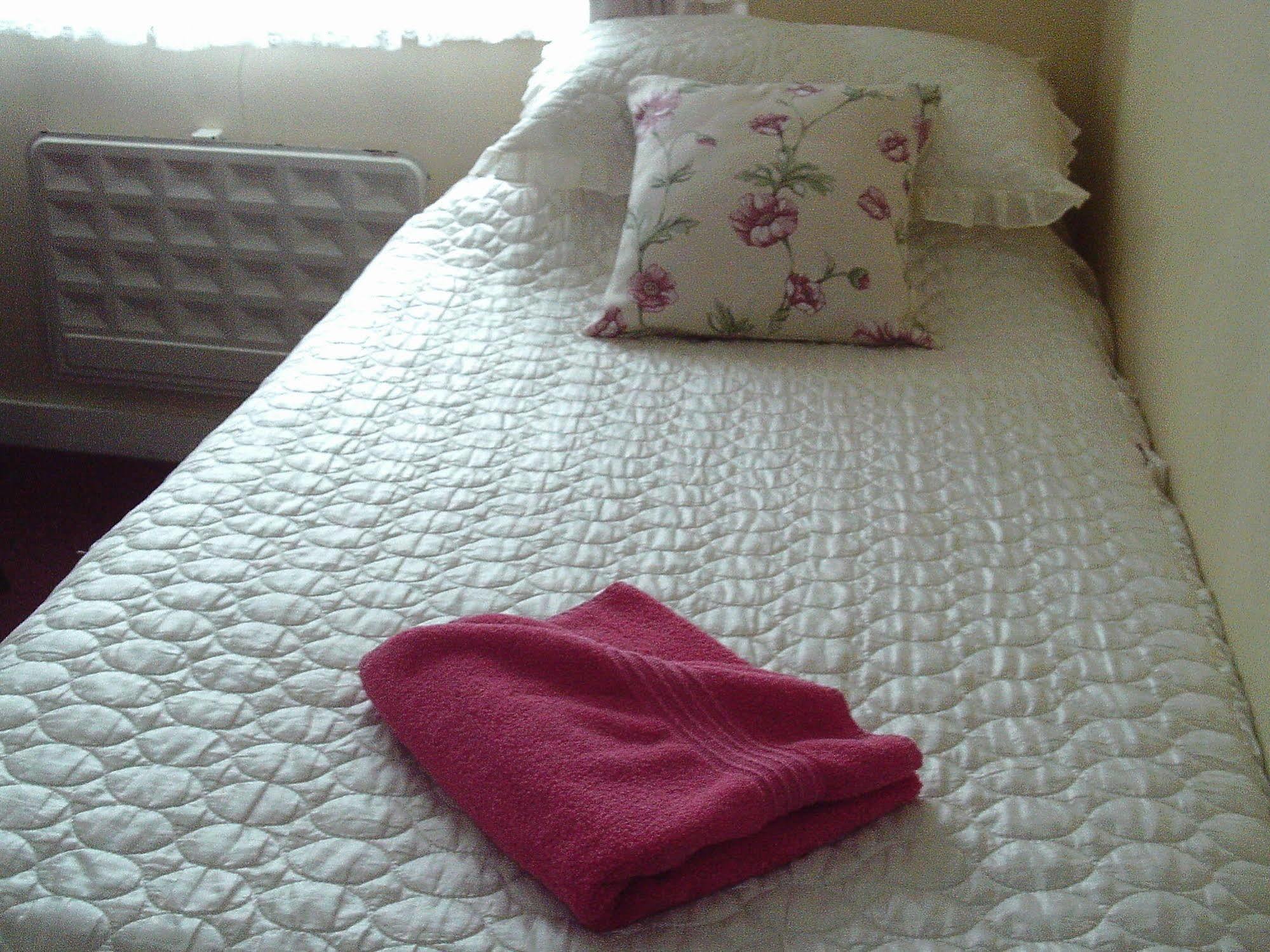 Elsenham Stansted Airport Cottage מראה חיצוני תמונה